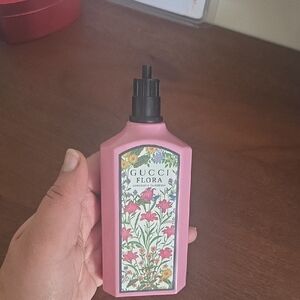 Gucci Flora Gorgeous Gardenia Pink Body Wash